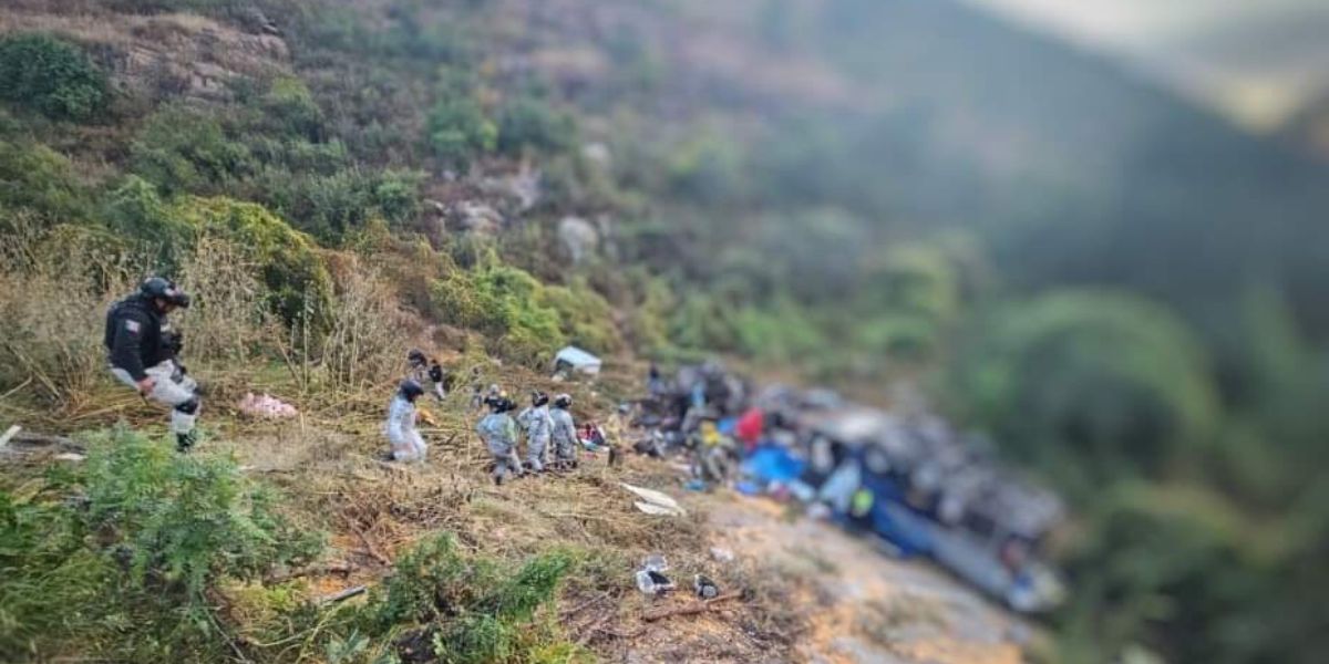 Tragedia en la autopista Zacatecas-Aguascalientes: Accidente de autobús repleto de pasajeros deja 24 muertos