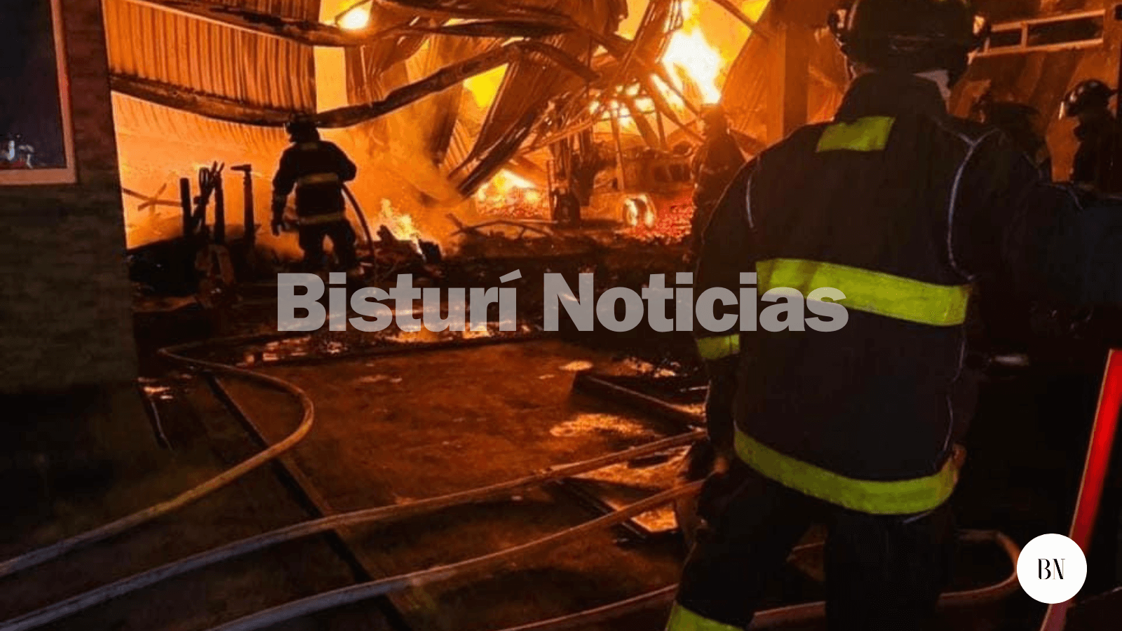 Se incendió bodega de madera en Huichotitlan